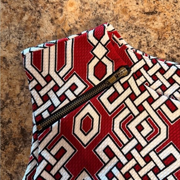 Karin Steven’s Women’s Dress Size 6 Red And White Geometric Pattern Sleeveless - Picture 10 of 16